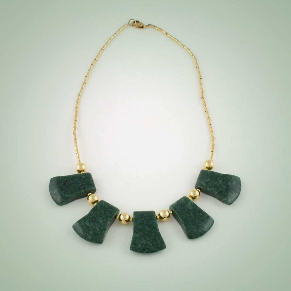 5 Axes necklace in dark green jade and goldfilled beads - Jade Maya
