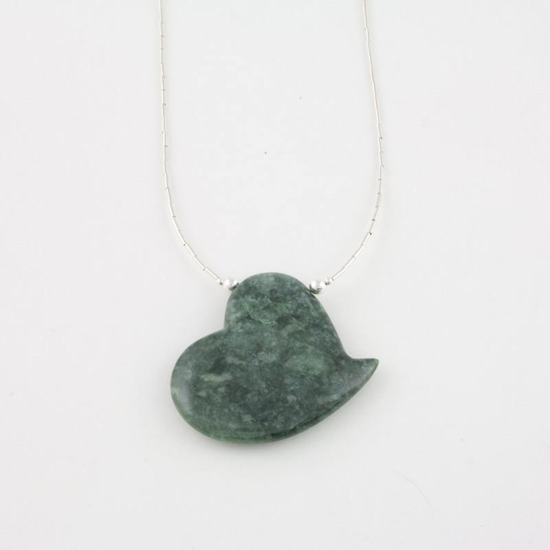 Fancifully heart shaped necklace in mint jade and sterling silver - Jade Maya