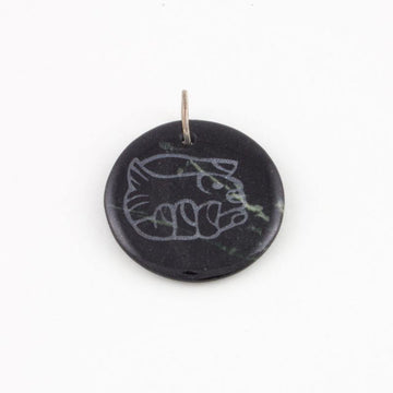 Black jade "Fish in Hand" pendant with sterling silver - Jade Maya